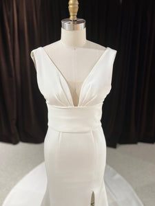 GC#37380 Ines di Santo Heart Wedding Dress in Size 6 (MP)