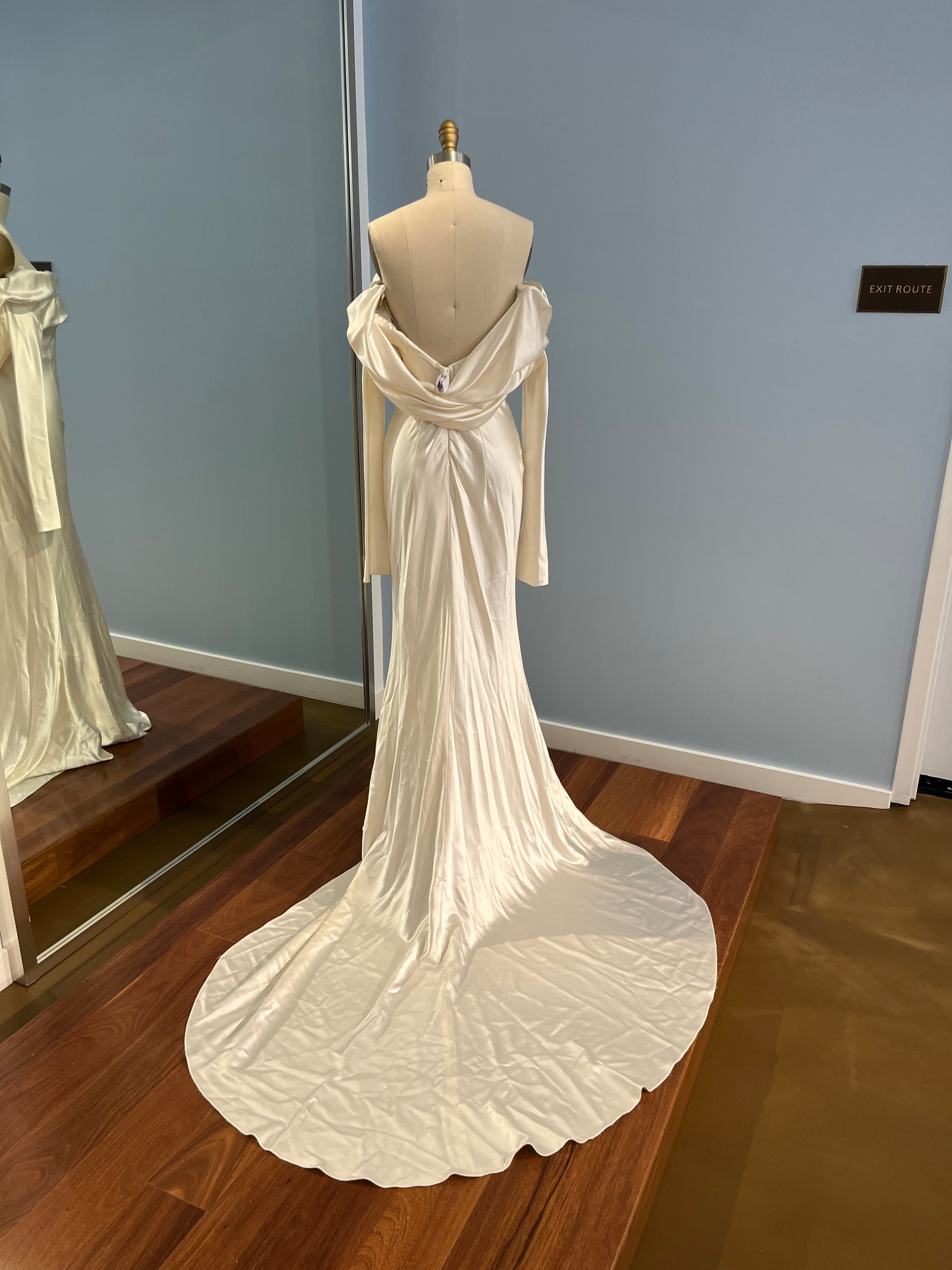GC#37254 Danielle Frankel Noa Wedding Dress in Size 10