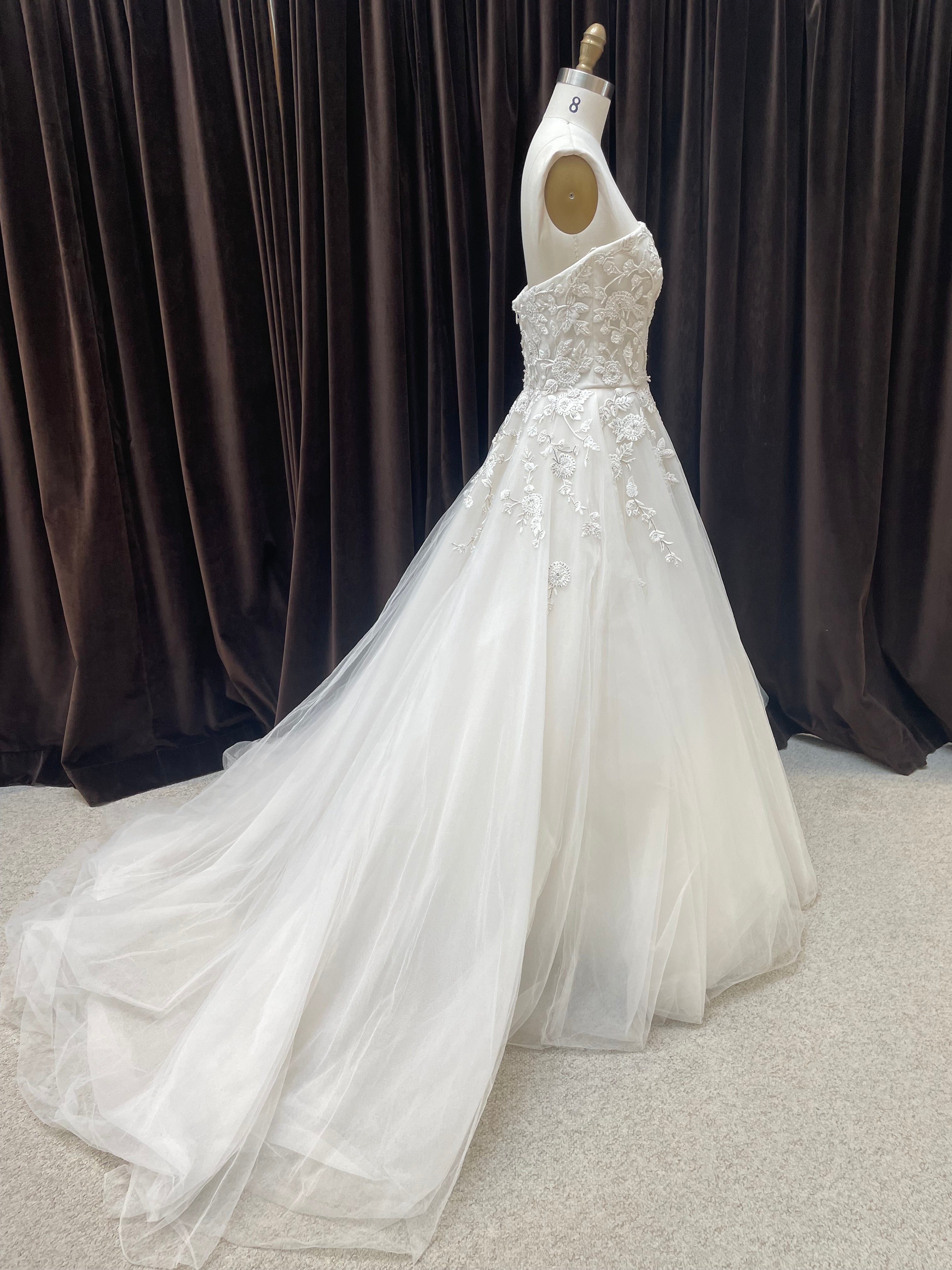 GC#35321 - Allison Webb CeCe Wedding Dress in Size 10
