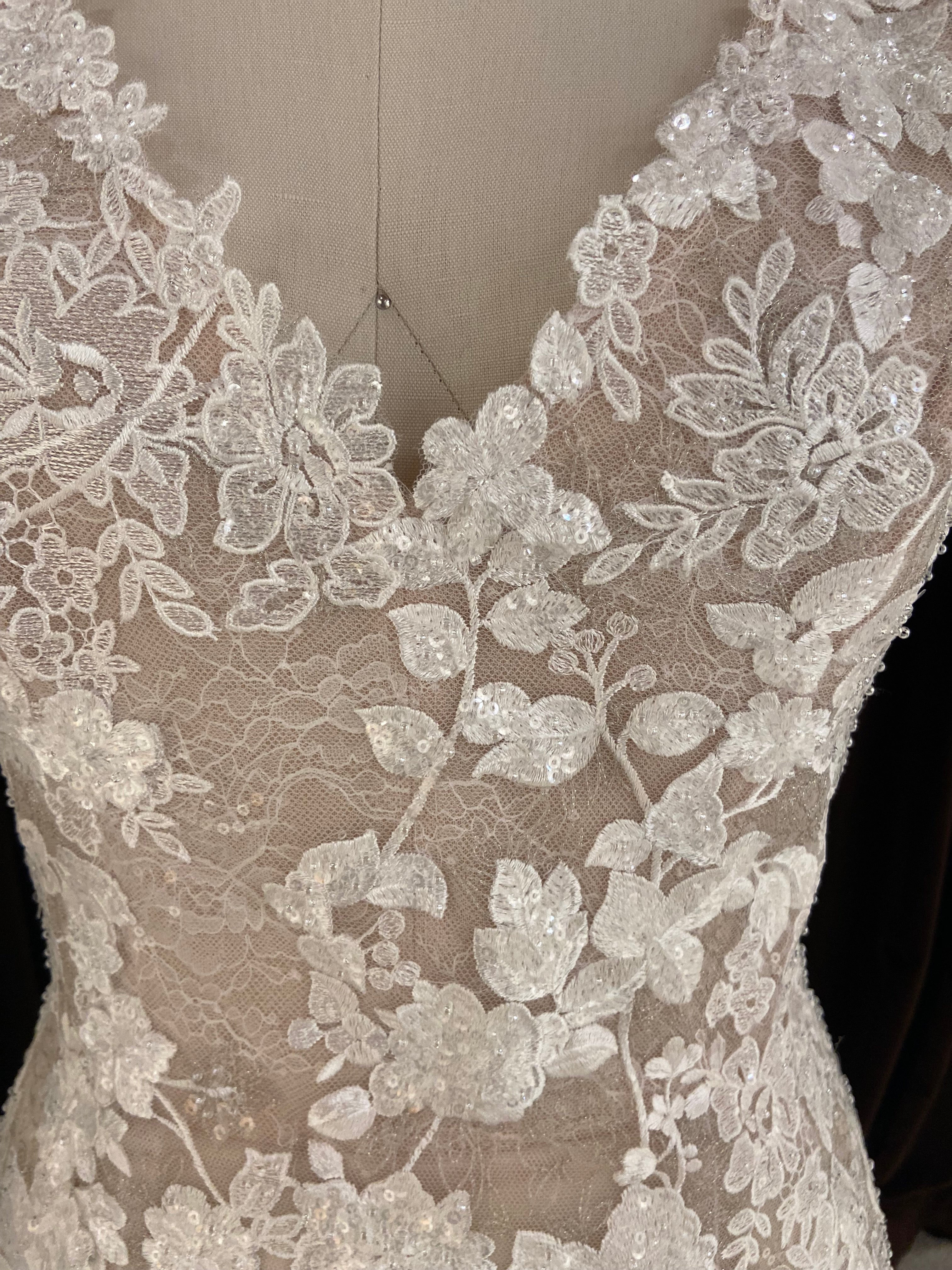 GC#33637 - Caroline Castigliano Dazzle Wedding Dress in Size 13