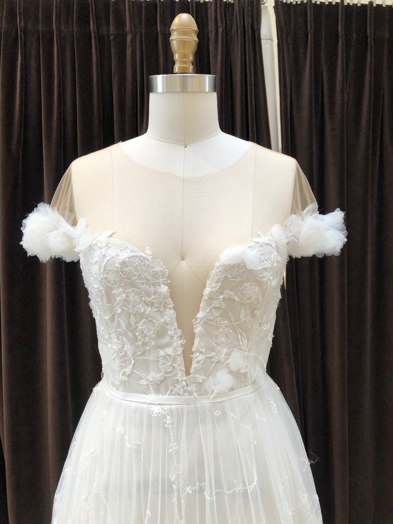 GC#33473 - Marchesa Notte Charlie Wedding Dress in Size 8
