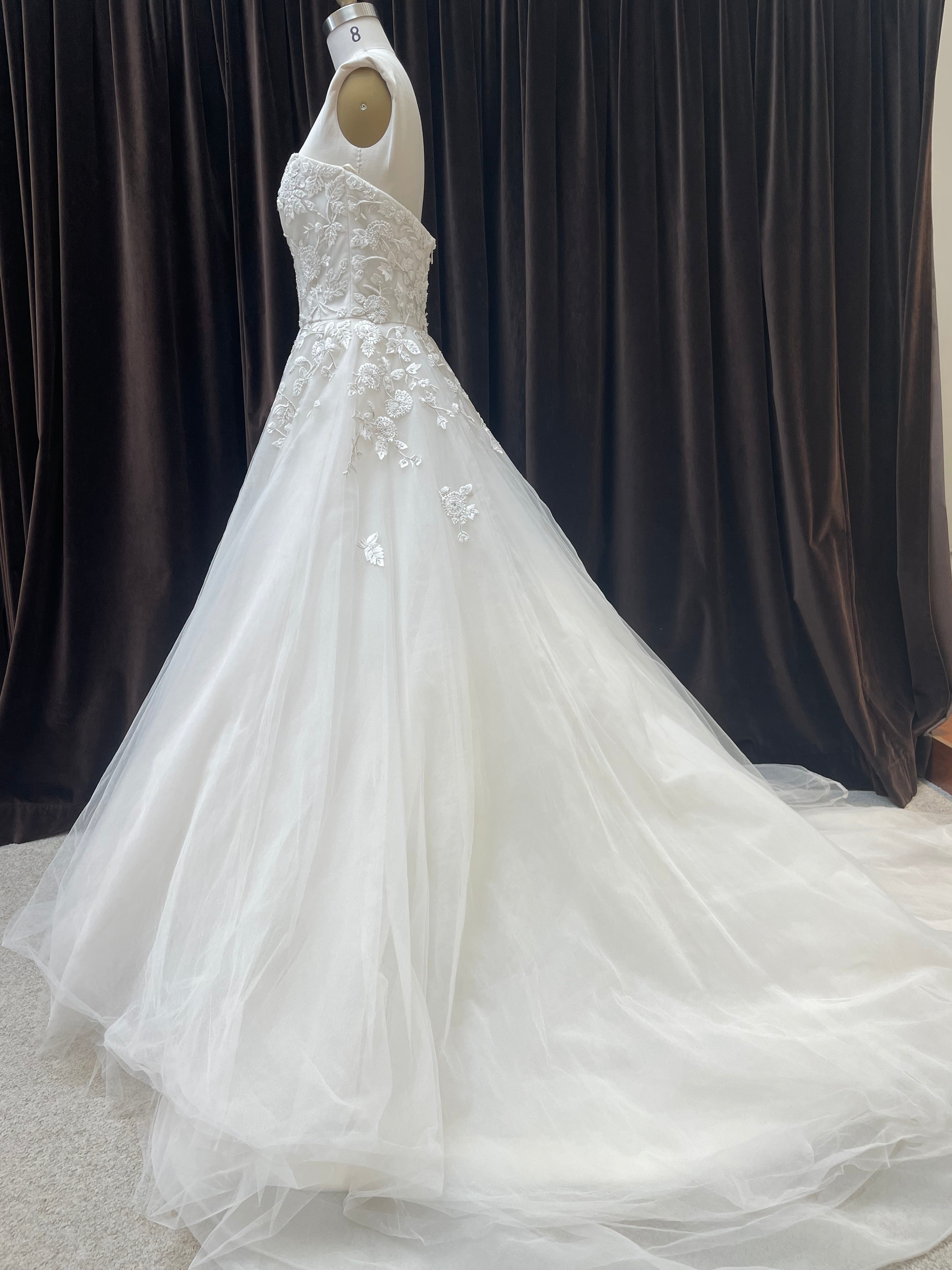 GC#35321 - Allison Webb CeCe Wedding Dress in Size 10