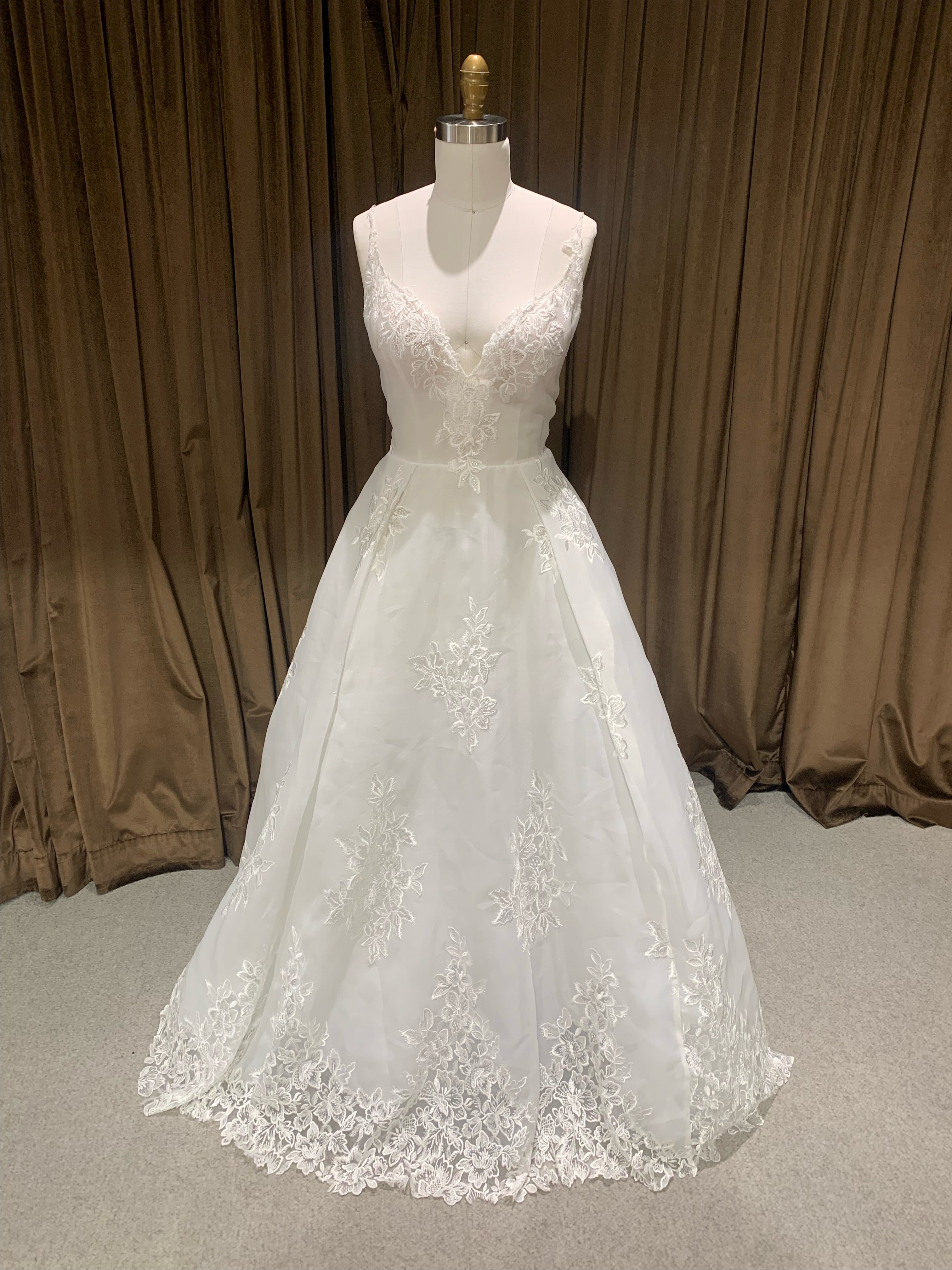 GC#36547 - Calla Blanche Rachel Wedding Dress in Size 12