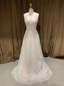 GC#35507 - Blush by Hayley Paige Wilma Wedding Dress in Size 4