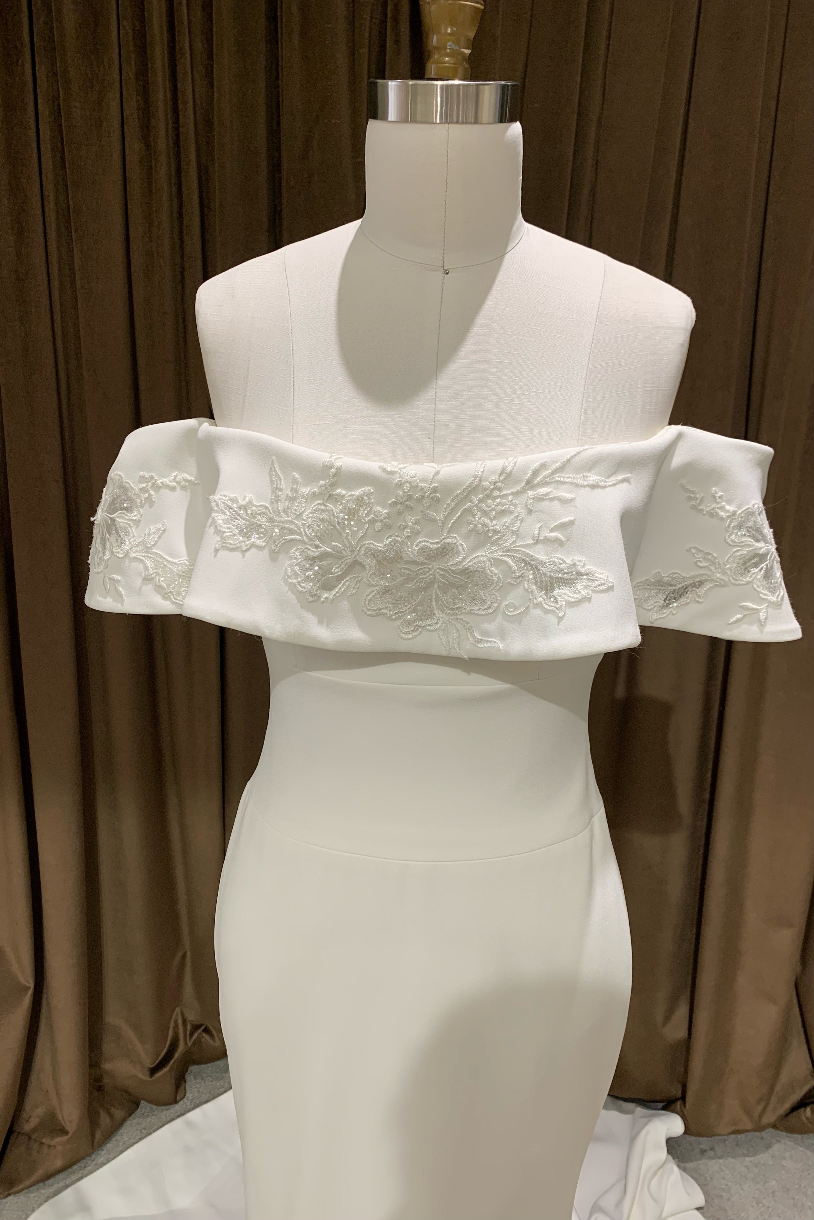 GC#32090 - Ines Di Santo Daire Wedding Dress in Size 10