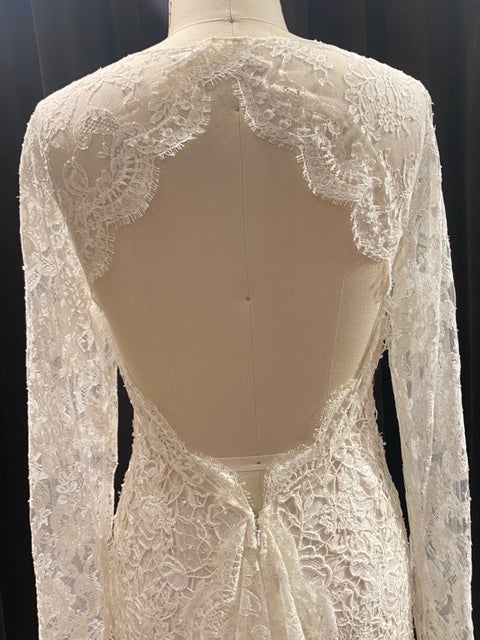 GC#24390 - Oscar de la Renta 77N27 Wedding Dress in Size 8