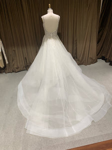 GC#35389 - Lazaro Sylvia Wedding Dress in Size 12