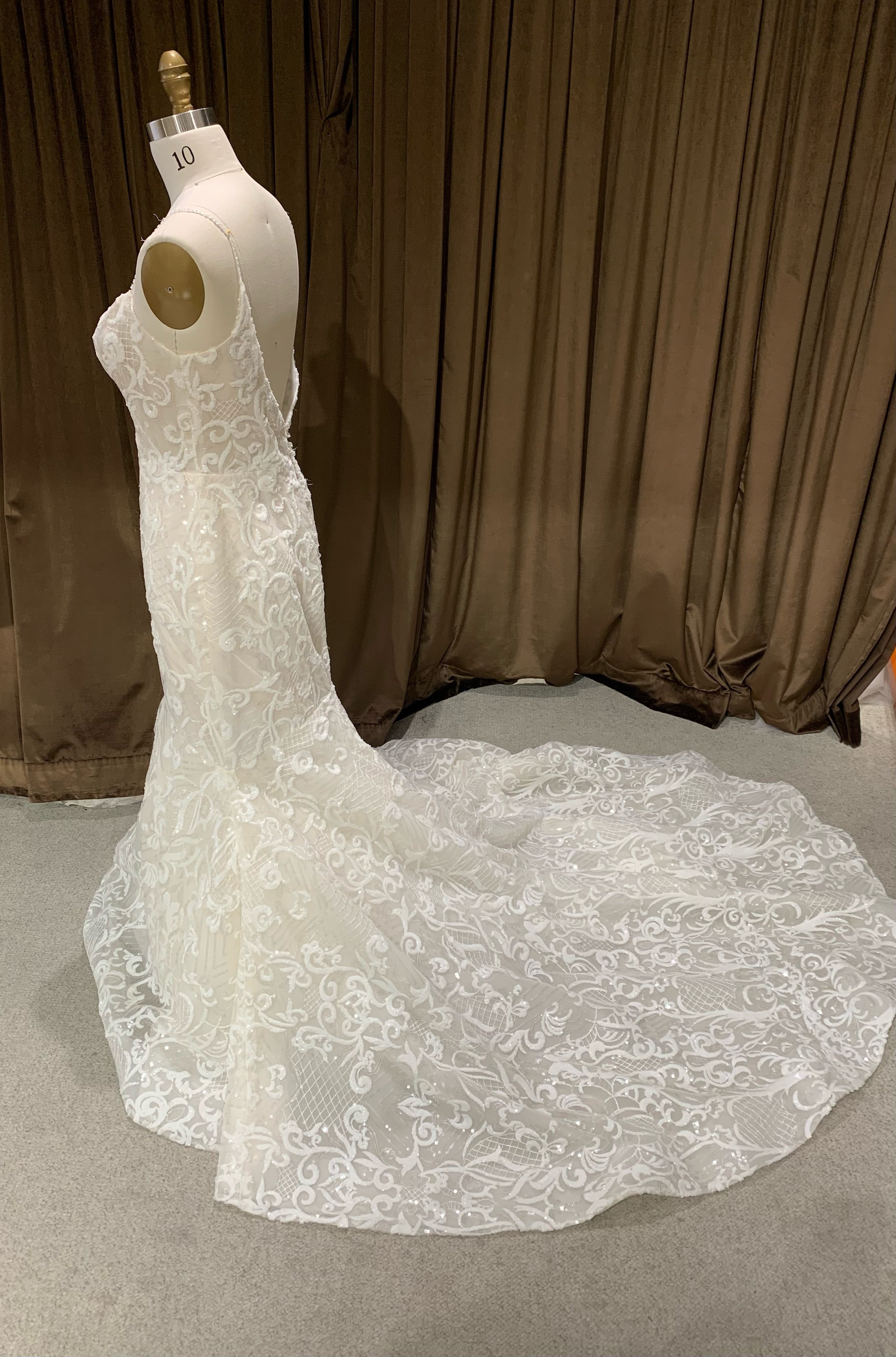 GC#34067 - Enzoani Natalia Wedding Dress in Size 14 – Glamour Closet