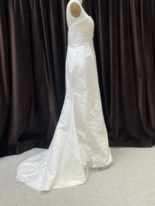 GC#35550 - Carolina Herrera Josefina Wedding Dress in Size 10
