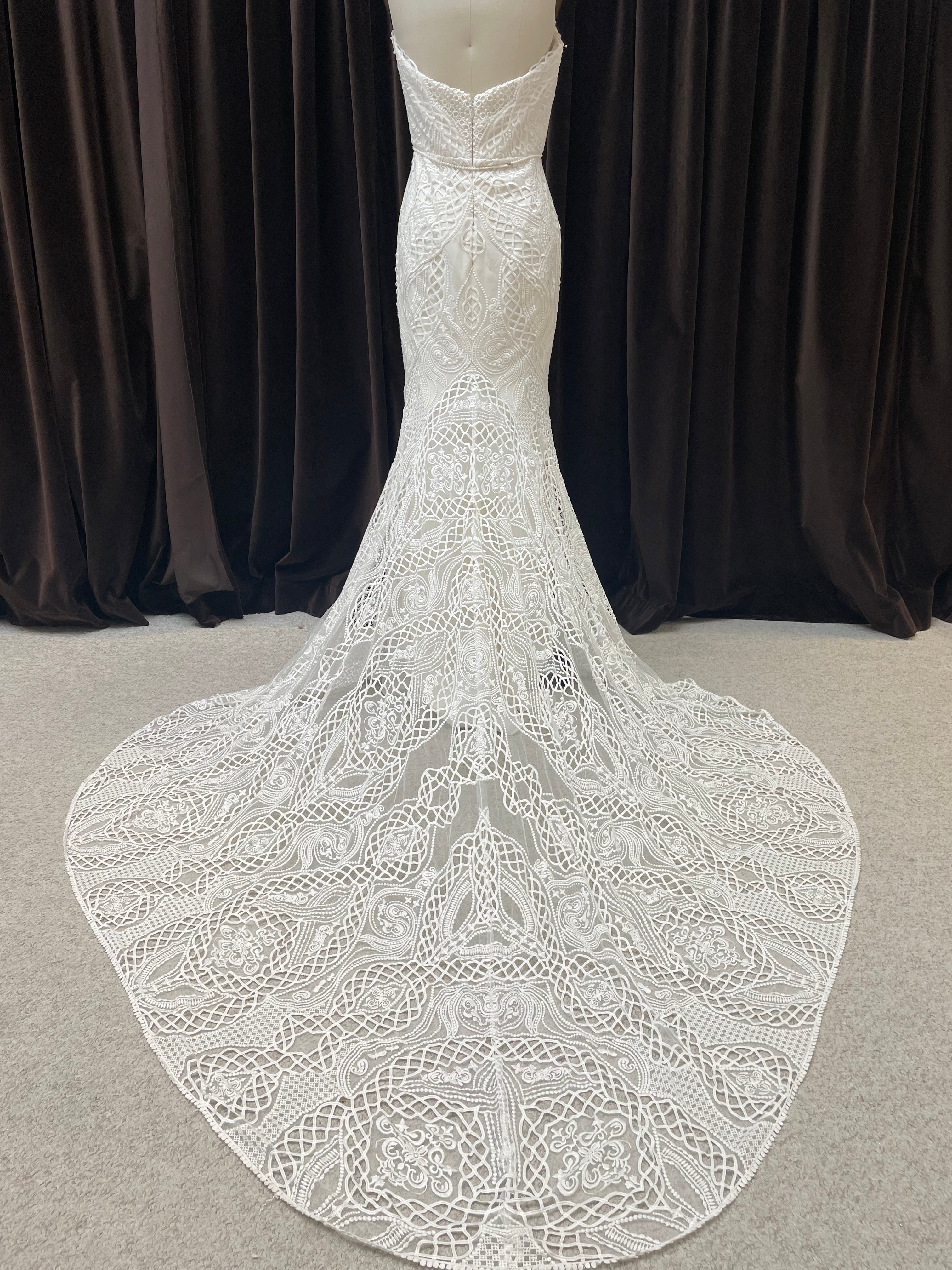 GC#35778 - Rue de Seine Mavin Wedding Dress in Size 12