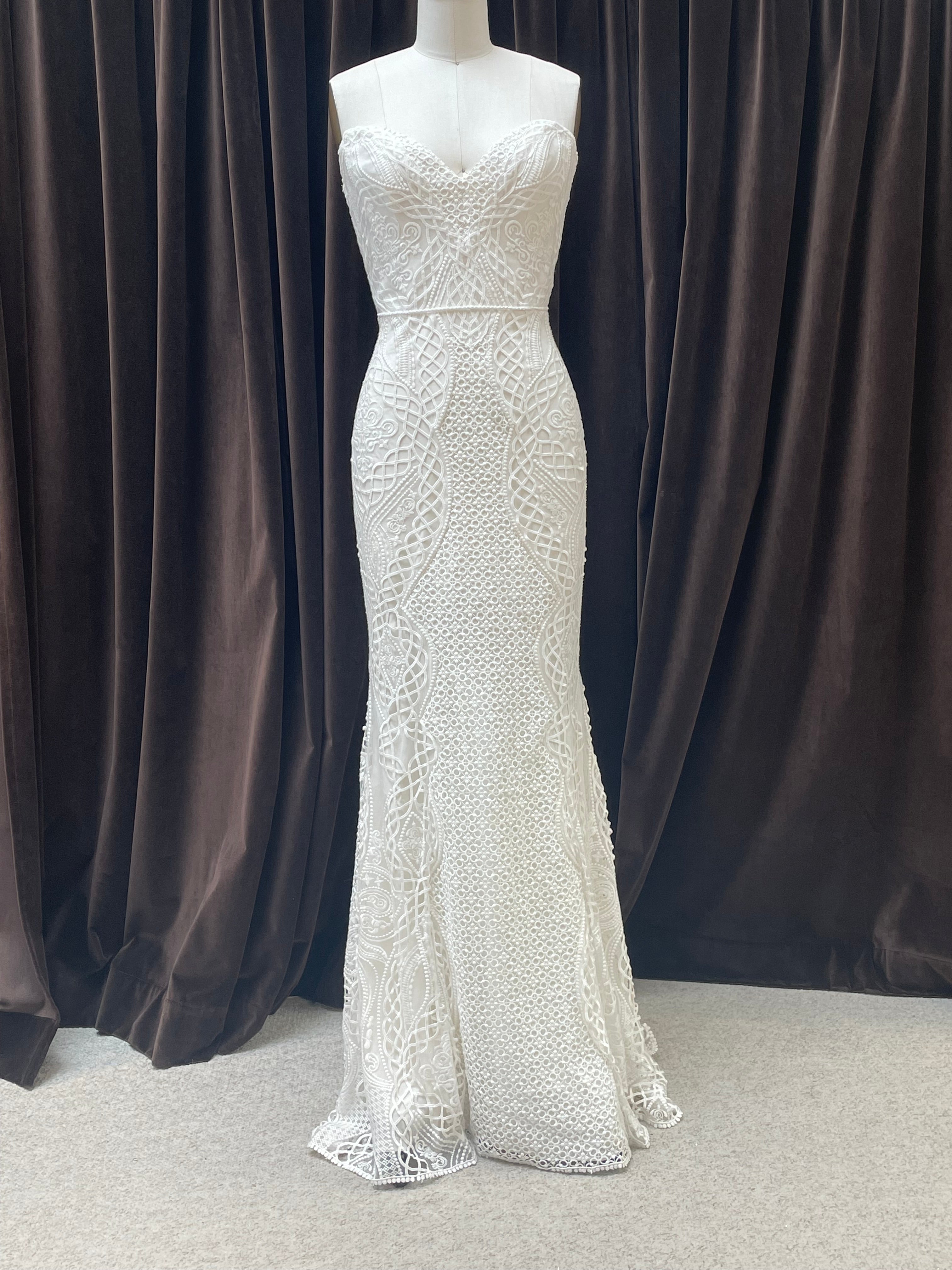 GC#35778 - Rue de Seine Mavin Wedding Dress in Size 12