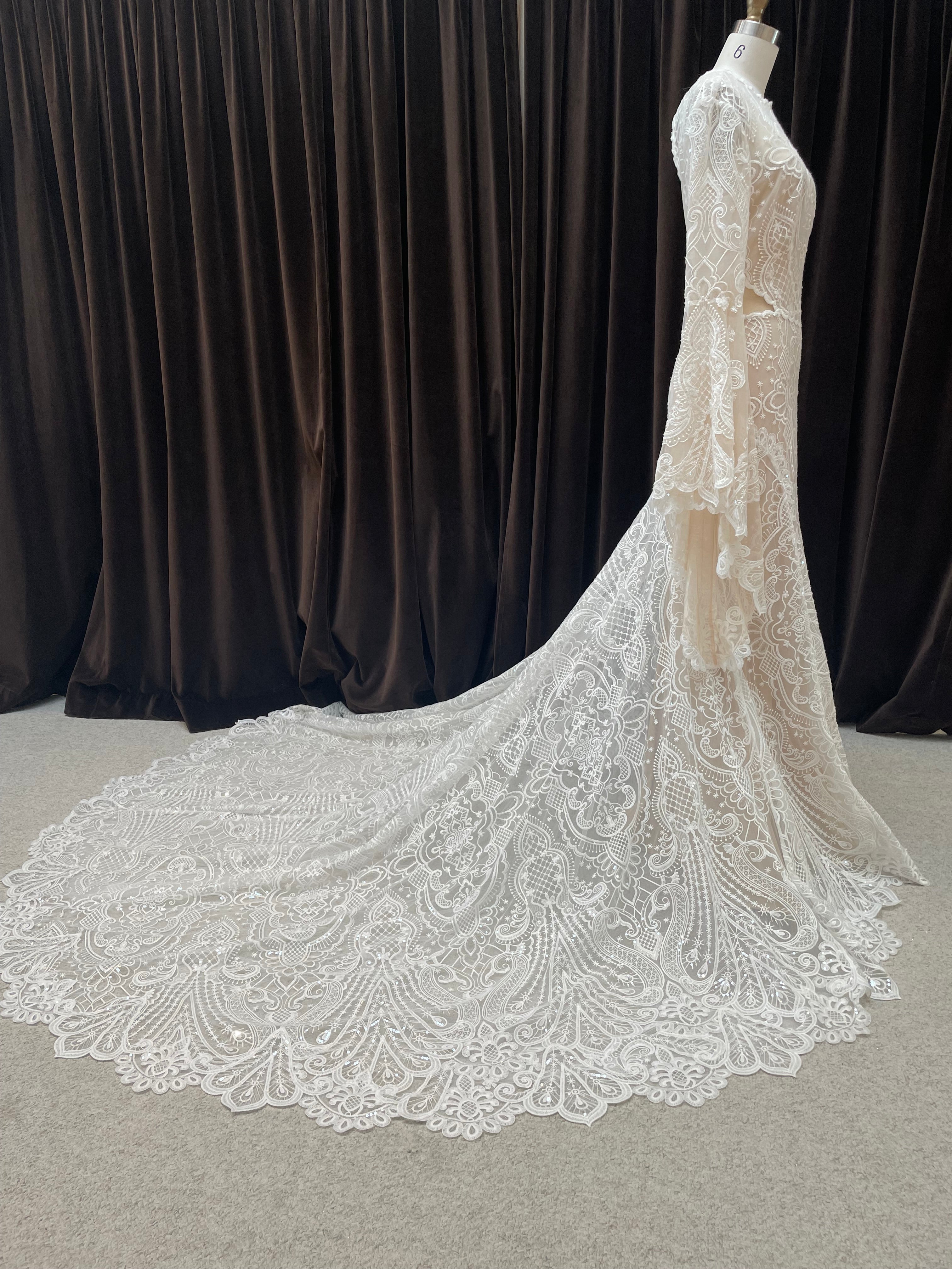 GC#33756 - La Perle Noor Wedding Dress in Size 12